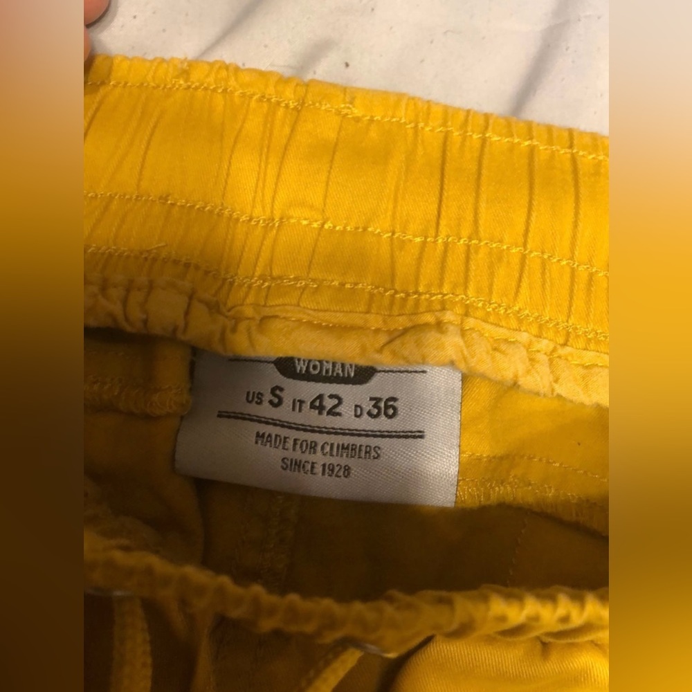 Women's La Sportiva Short. Small. Gold.